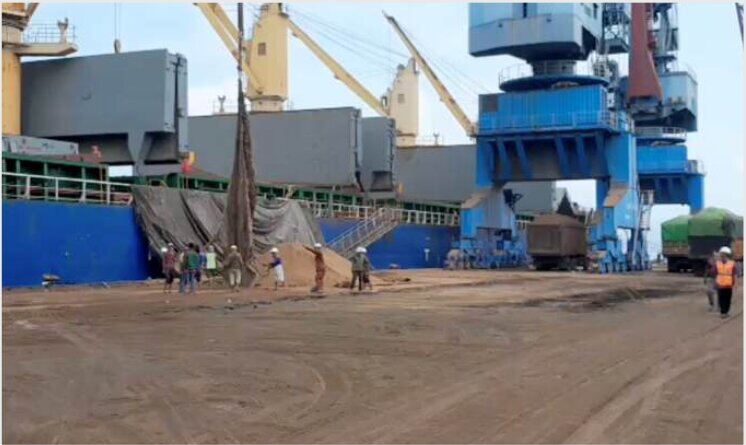 Container loading at Indonesian export port